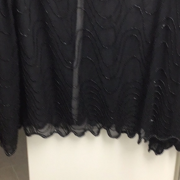 JMD BLACK SEQUINED TOP OPEN WITH ONE HOOK ON TOP. - Picture 10 of 14